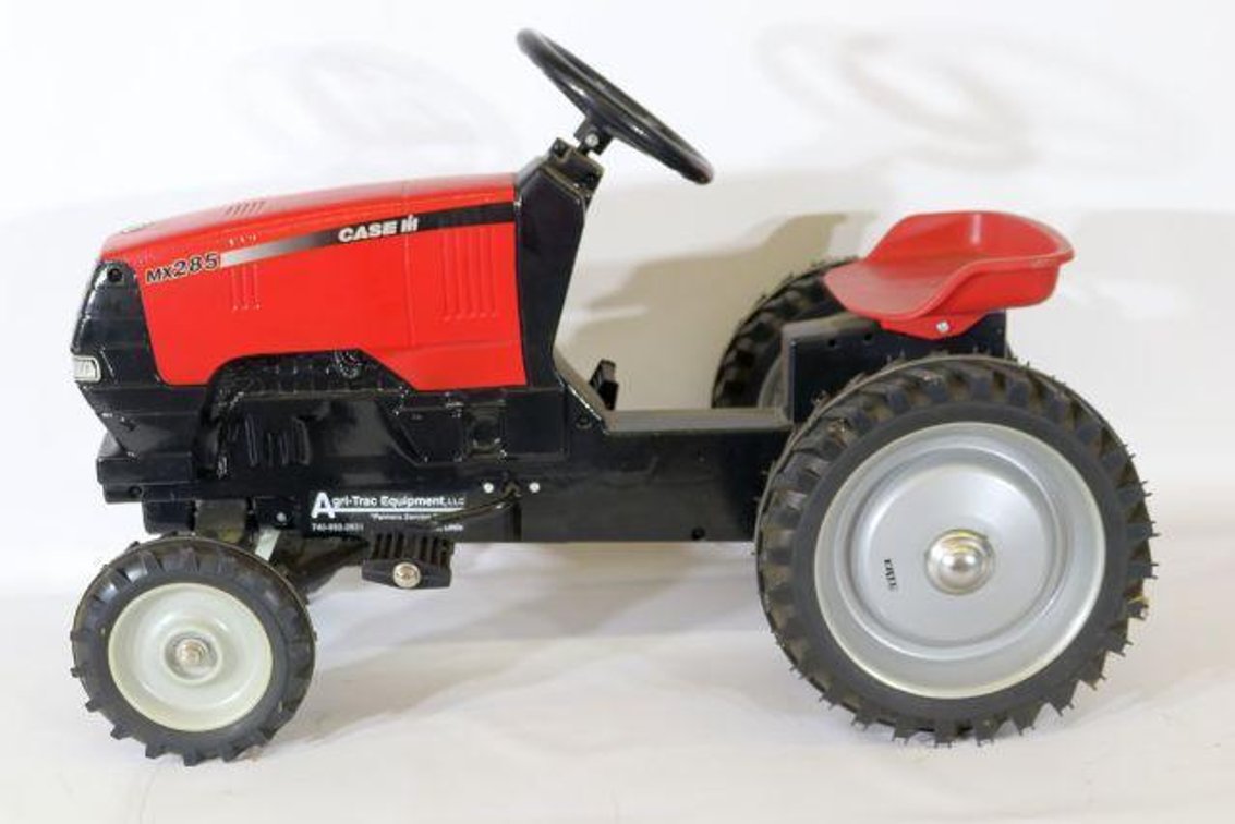 ERTL CASE IH MX285 PEDAL TRACTOR