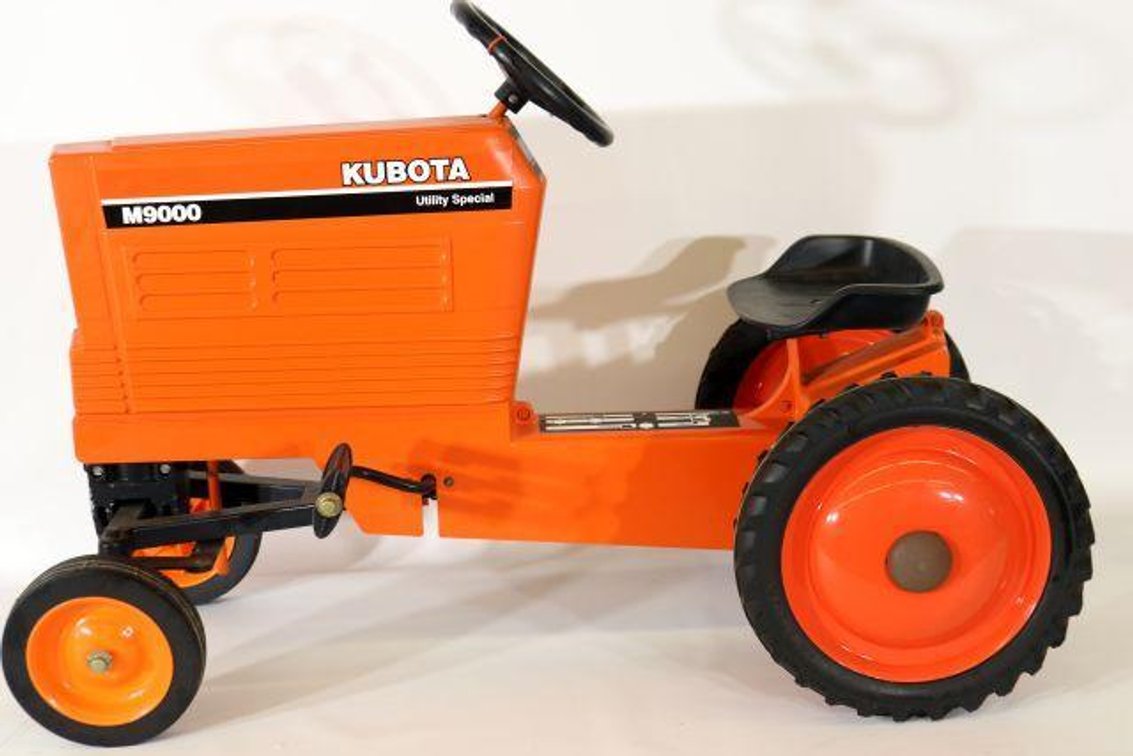 SCALE MODELS KUBOTA M9000 PEDAL TRACTOR