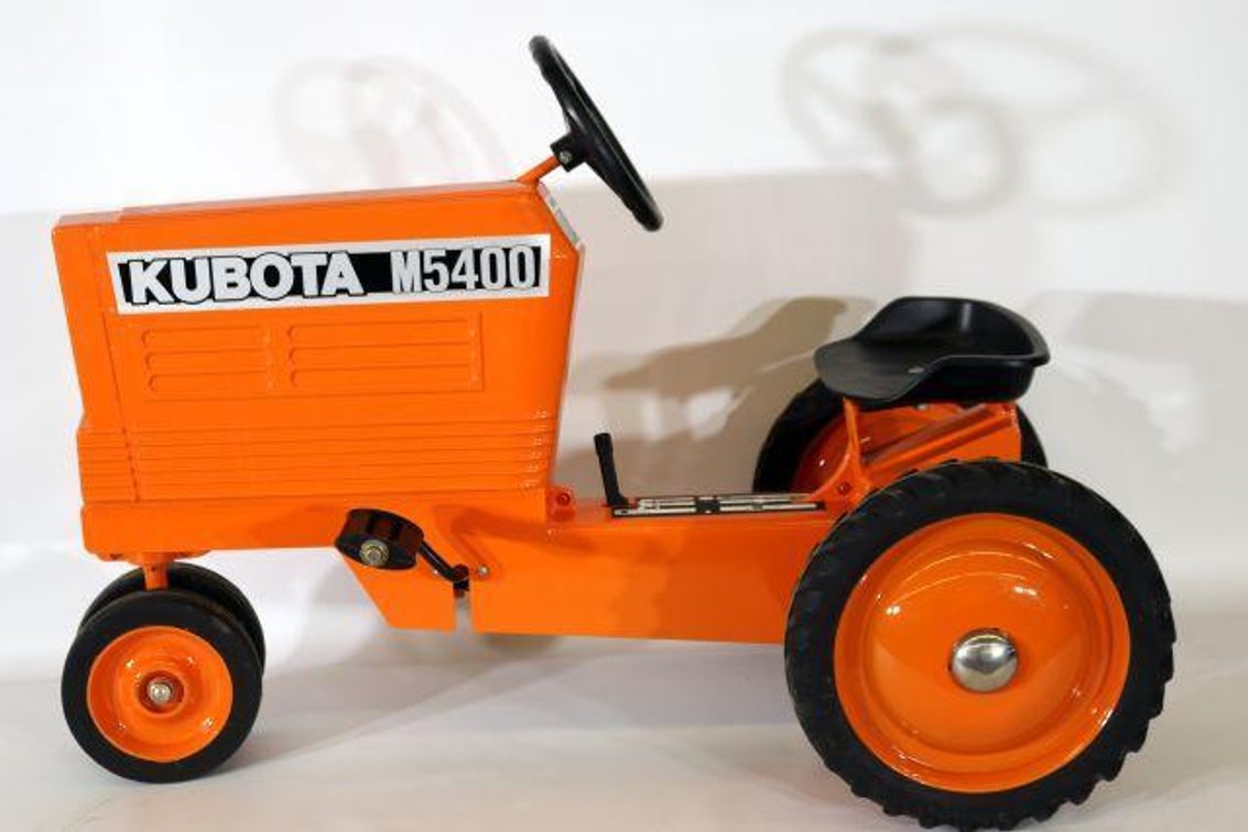 SCALE MODELS KUBOTA M5400 PEDAL TRACTOR
