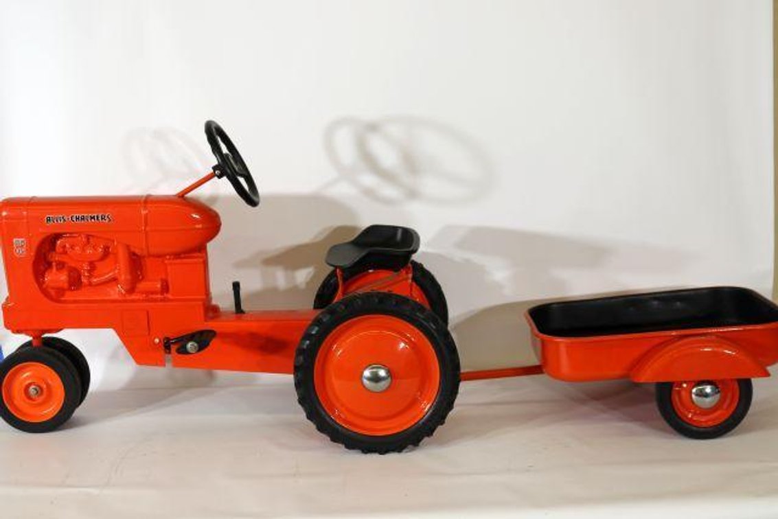 SCALE MODELS ALLIS CHALMERS WD45 PEDAL TRACTOR W/ WAGON