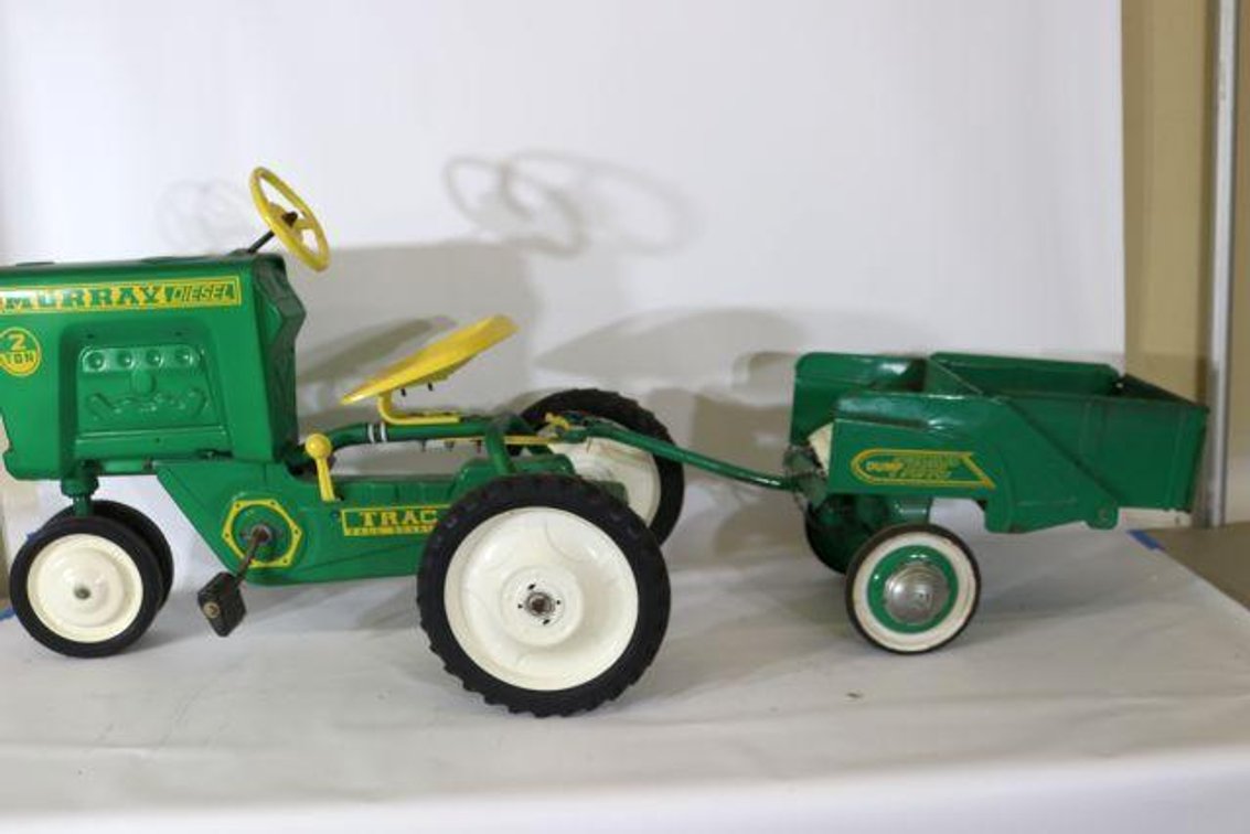 MURRAY 2TON DIESEL PEDAL TRACTOR W/ DUMP CART