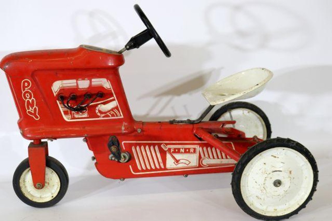 PONY PEDAL TRACTOR