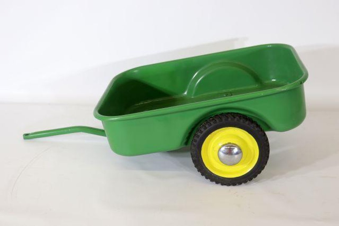 JOHN DEERE GREEN WAGON