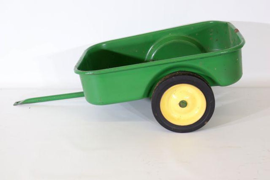 JOHN DEERE GREEN WAGON