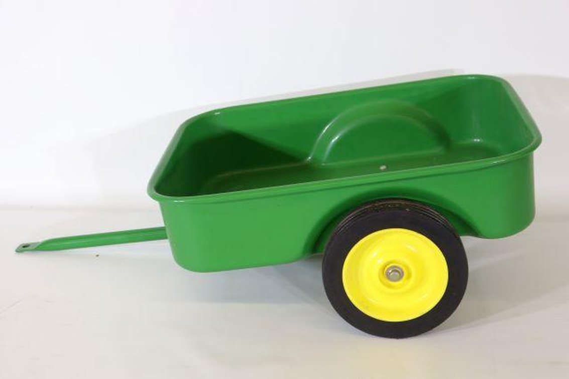 JOHN DEERE GREEN WAGON