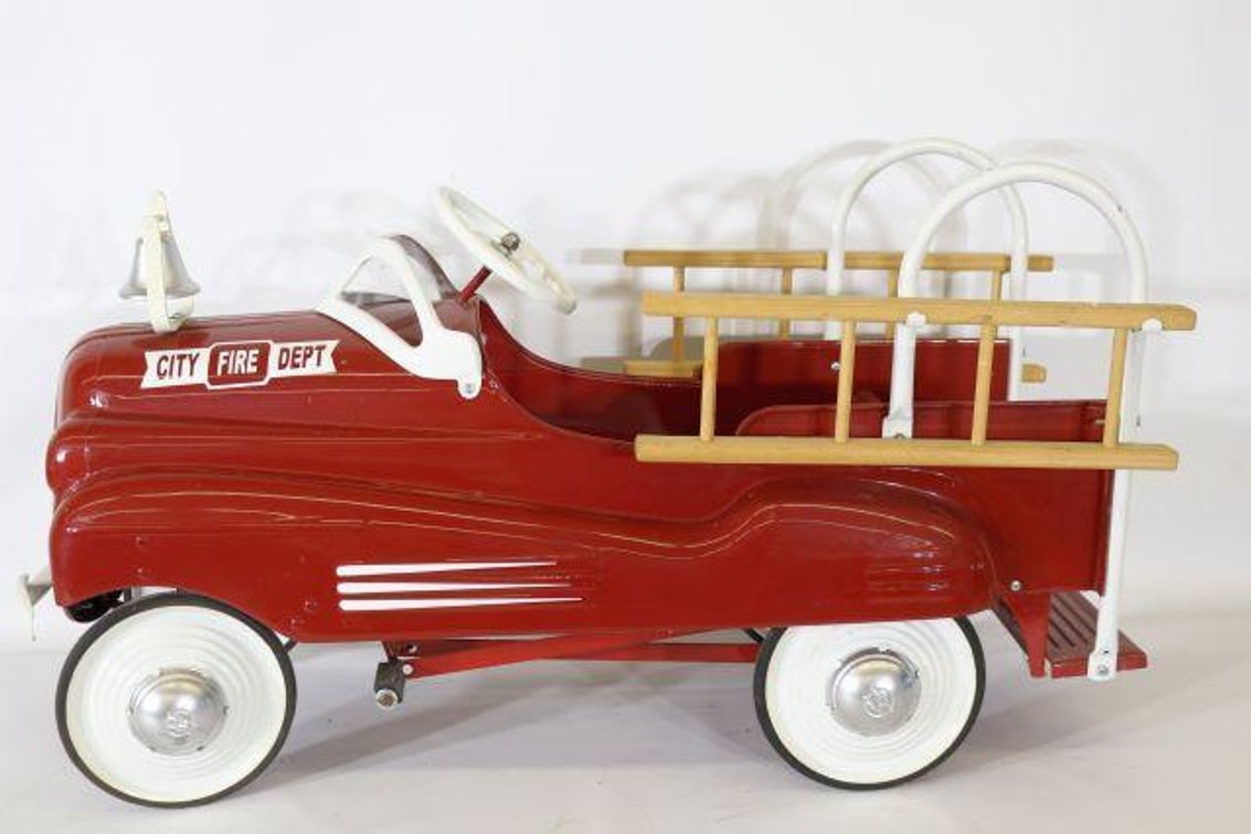 CITY FIRE DEPT PEDAL CAR