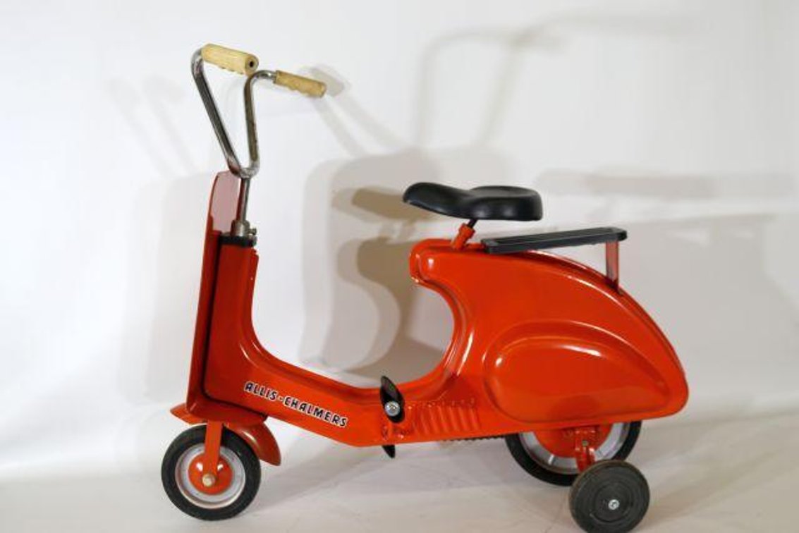 ALLIS CHALMER PEDAL SCOOTER