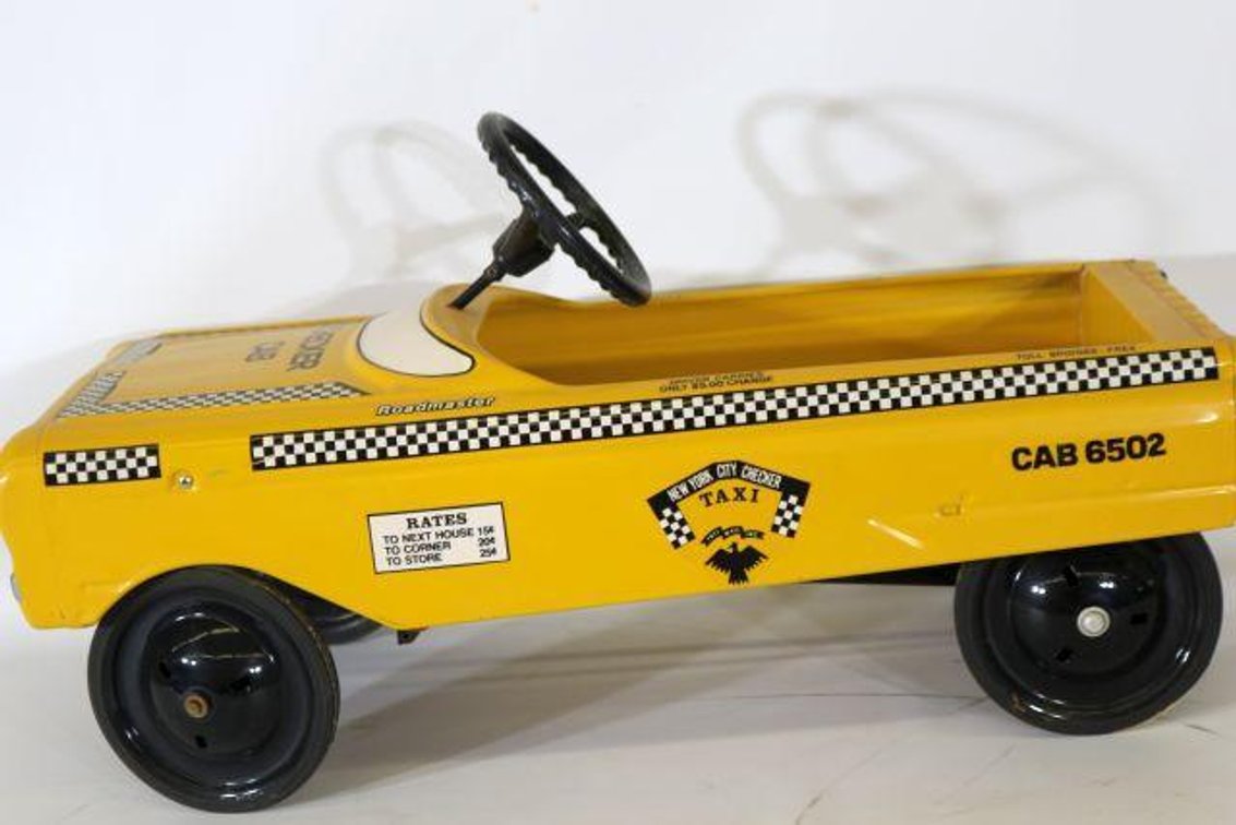 CHECKER CAB PEDAL CAR