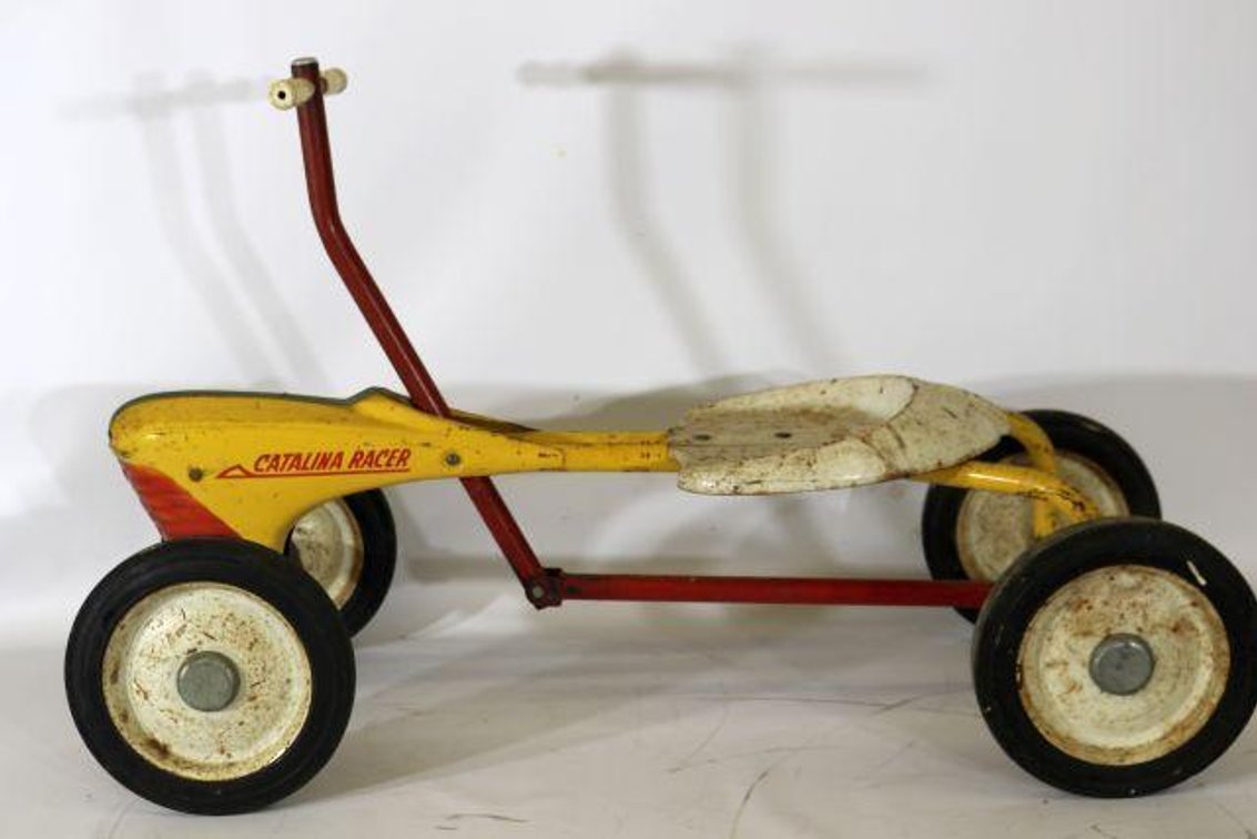 CATALINA RACER PUSH PULL TOY