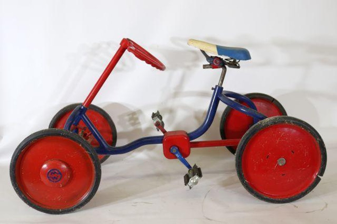 VINTAGE PEDAL CAR