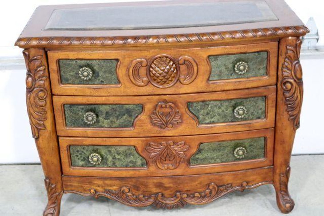 BOMBAY STYLE CHEST 