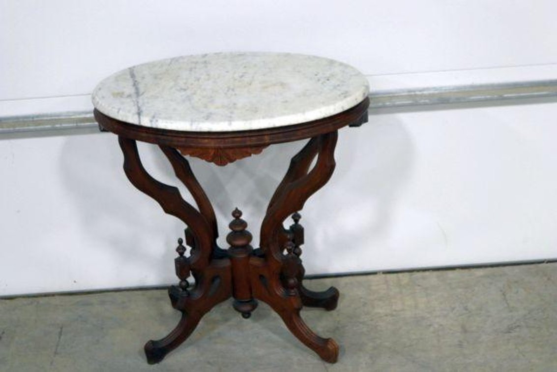 OVAL ANTIQUE STAND