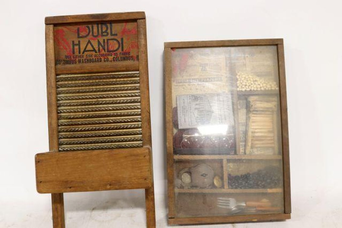 WASH BOARD & DISPLAY