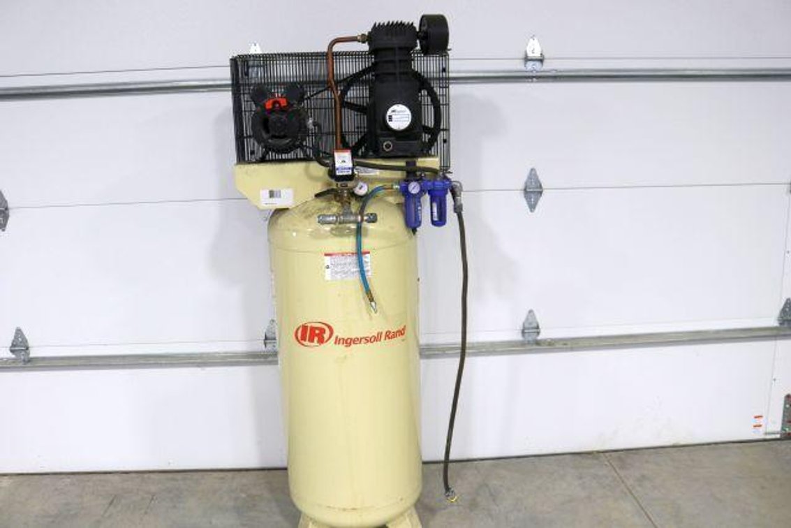 INGERSOLL RAND AIR COMPRESSOR