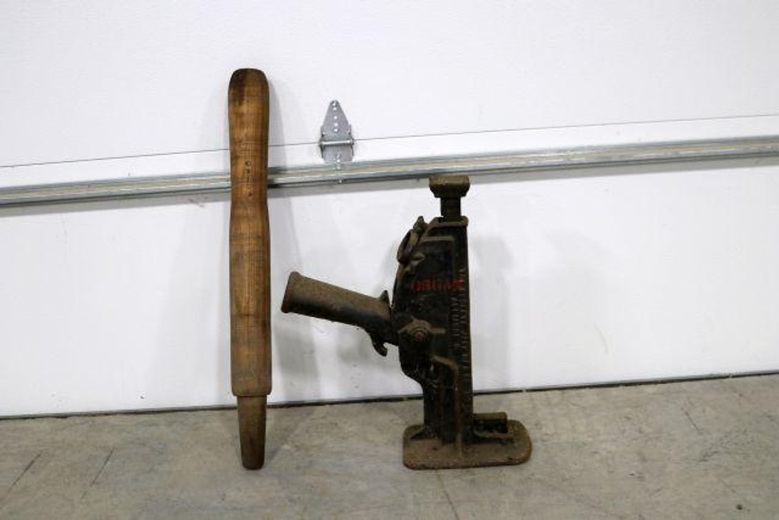 ANTIQUE RAILROAD JACK 