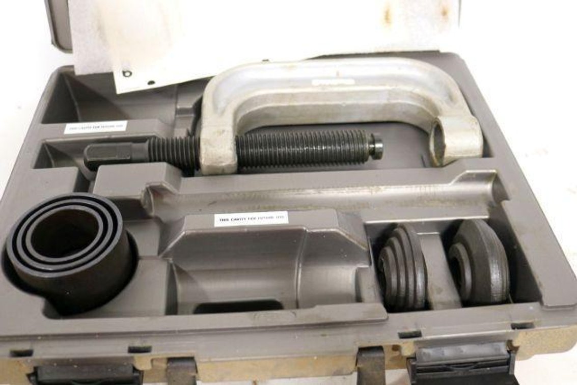BALL JOINT SERVICE SET
