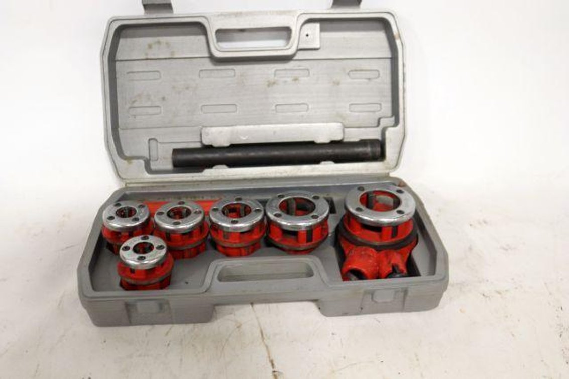 PIPE THREADER