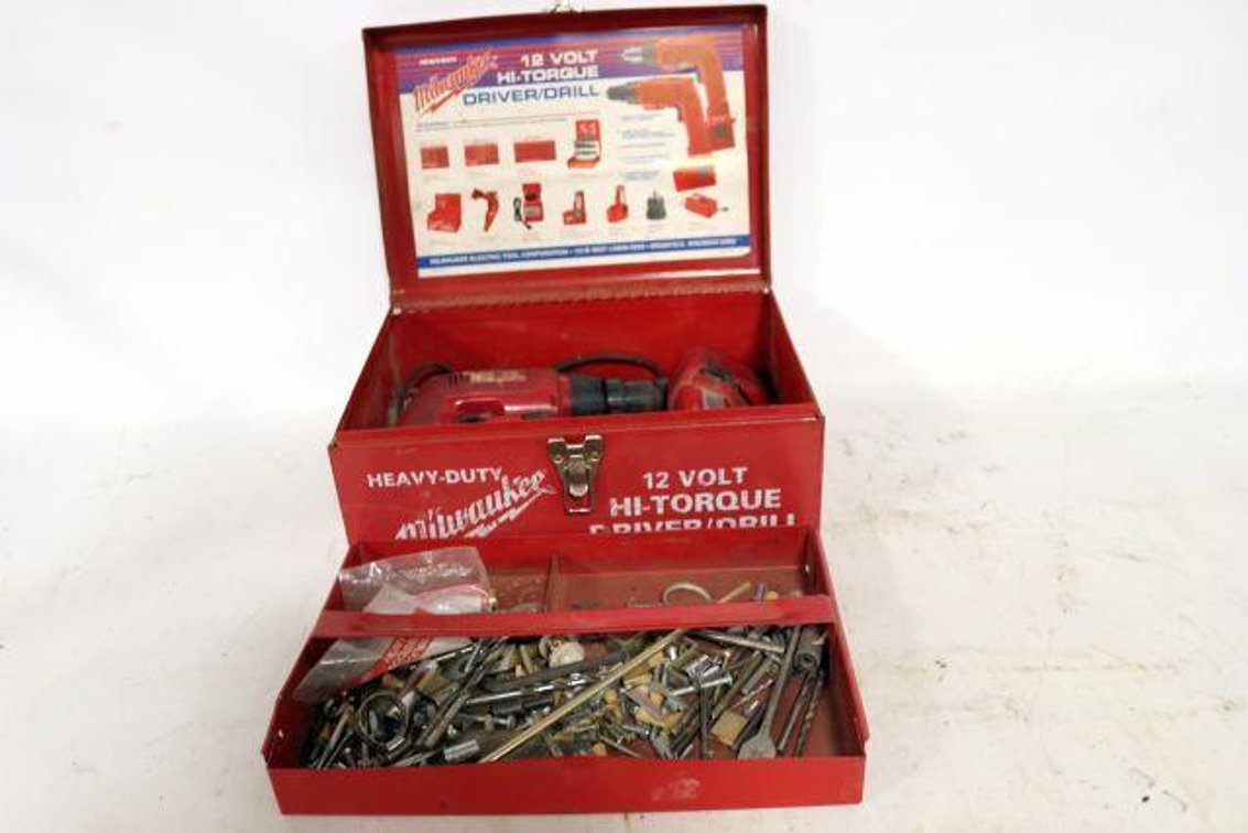 MILWAUKEE DRILL SET