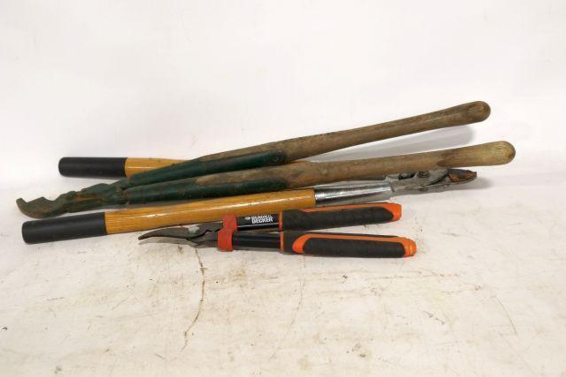 PRUNERS