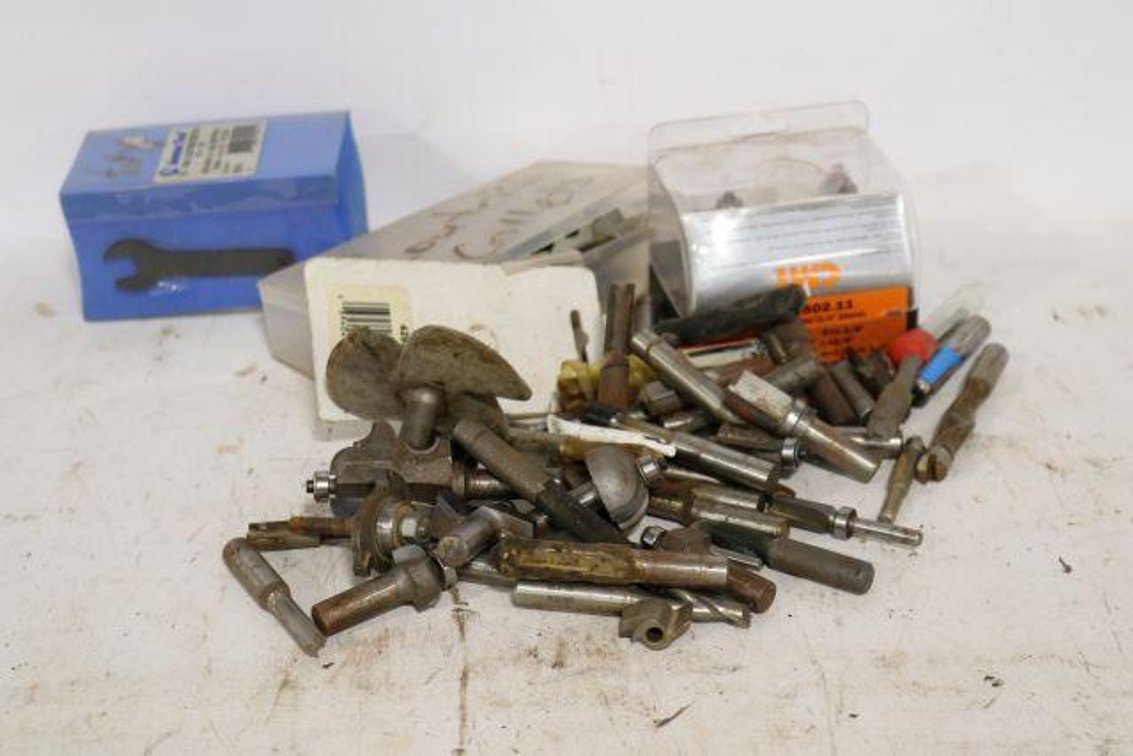 ROUTER BITS