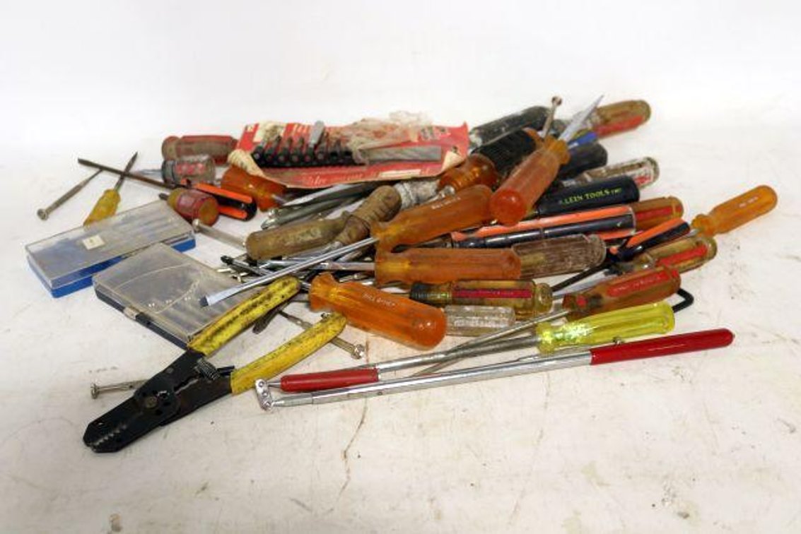 HAND TOOL ASSORTMENT
