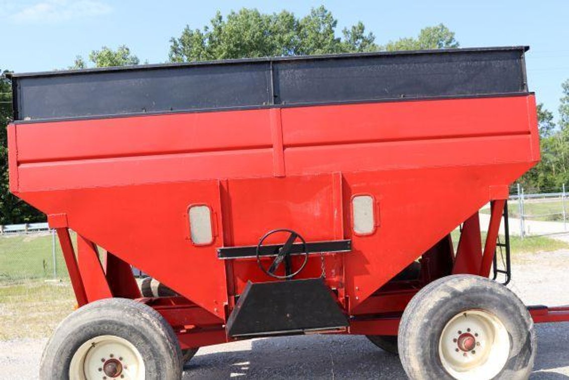 UNVERFERTH 440 GRAVITY WAGON