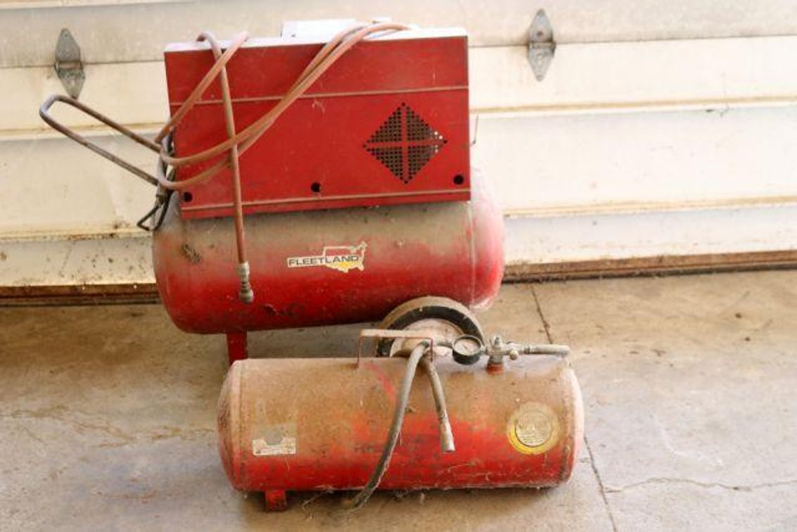 AIR COMPRESSOR & PORTABLE TANK