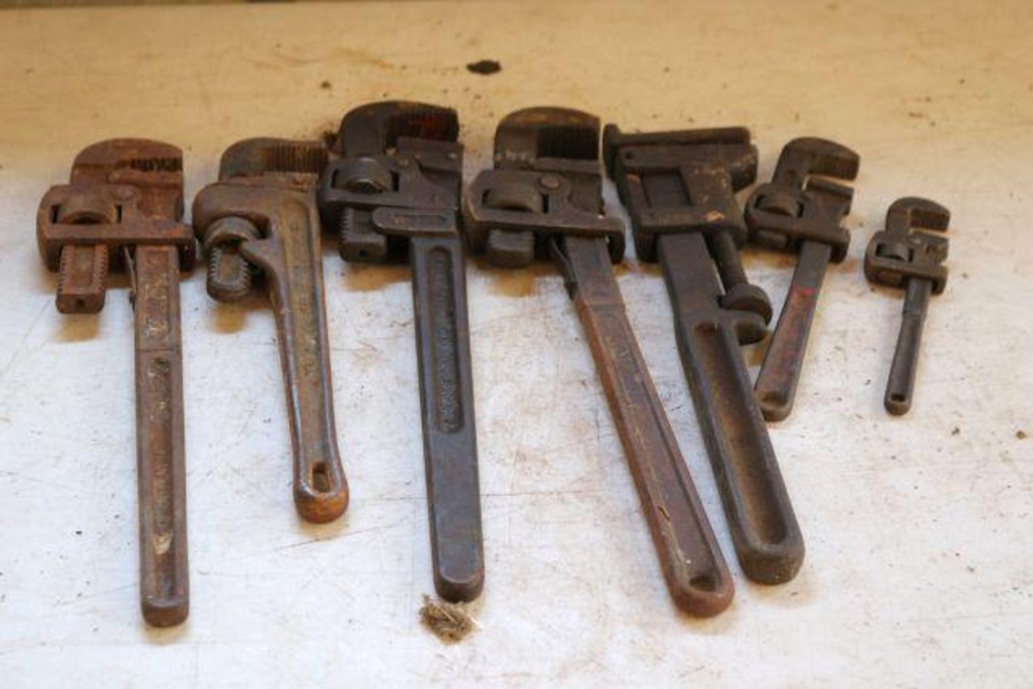 PIPE WRENCHES