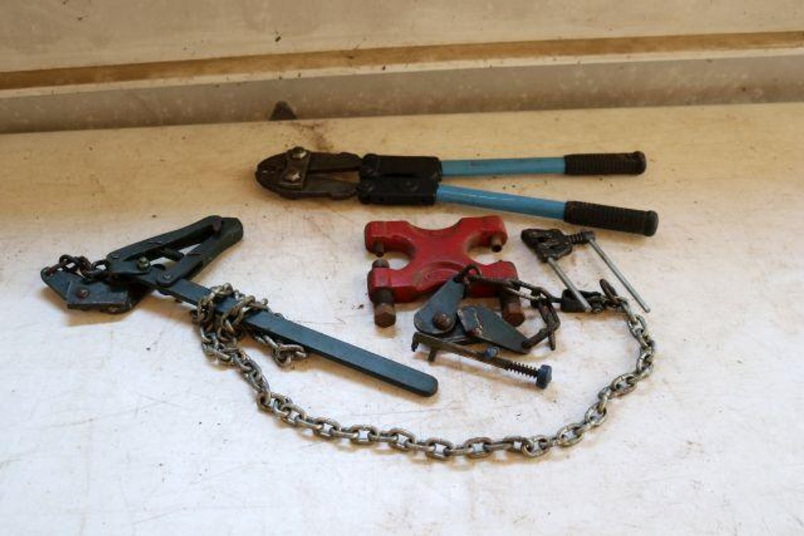 BOLT CUTTERS & TOOLS