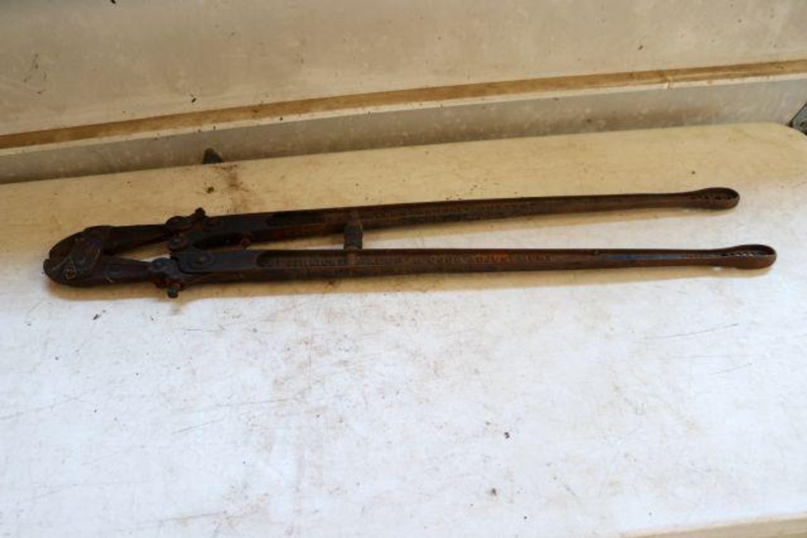 LARGE BOLT CUTTERS