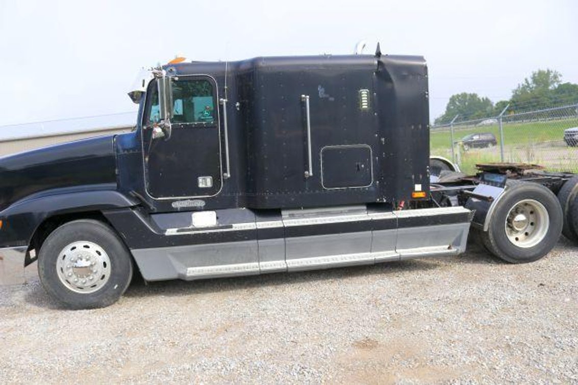 1994 Freightliner FLD120 Truck, VIN # 1FUYDZYB0RP457972