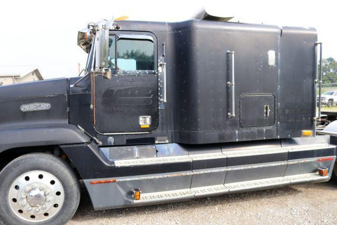 1991 Freightliner FLD120 Truck, VIN # 1FUYDSEB6MH505702