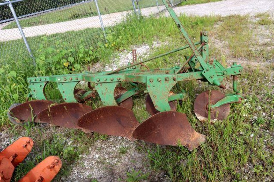 4 BOTTOM PLOW