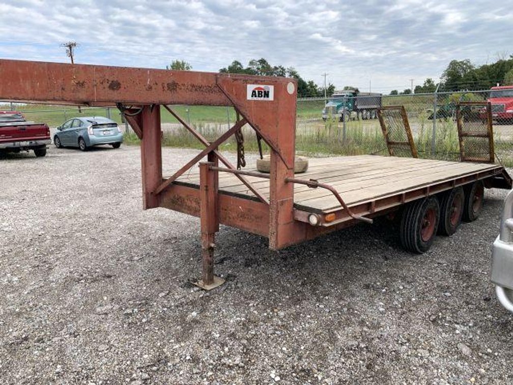 GOOSENECK TRAILER (NO TITLE)
