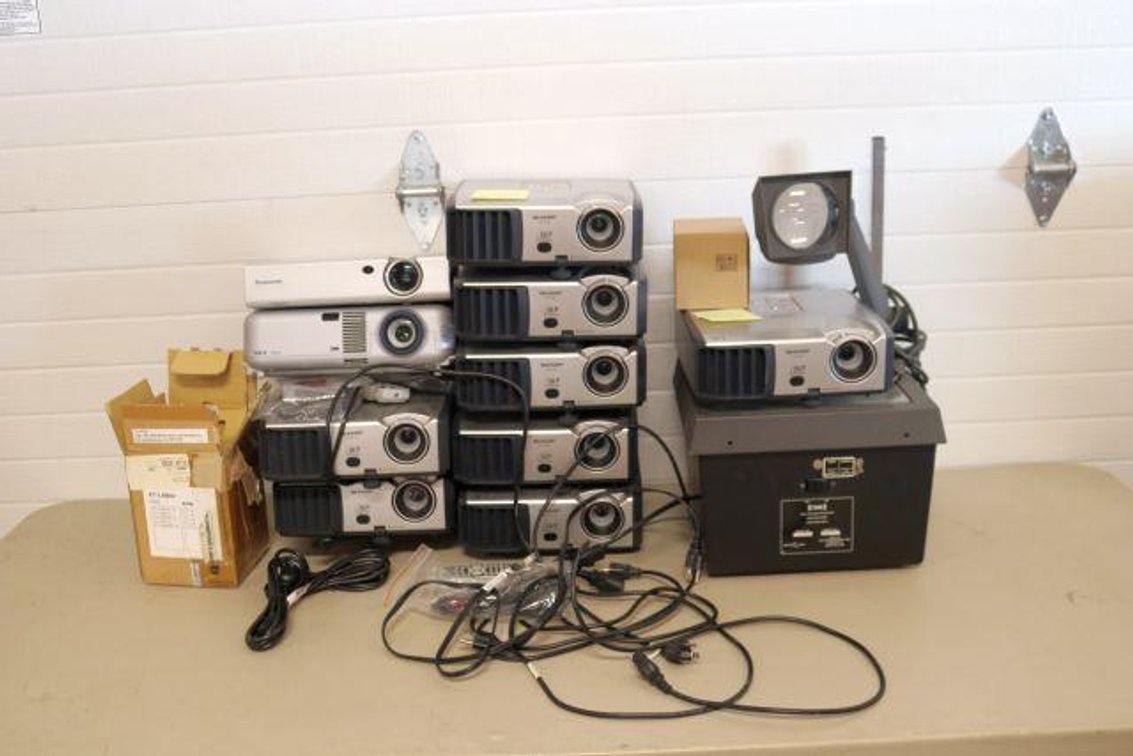 MULTIPLE PROJECTORS