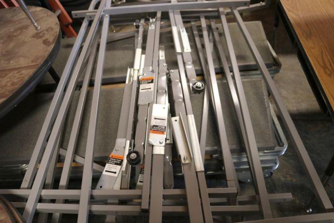 CHOIR RISERS