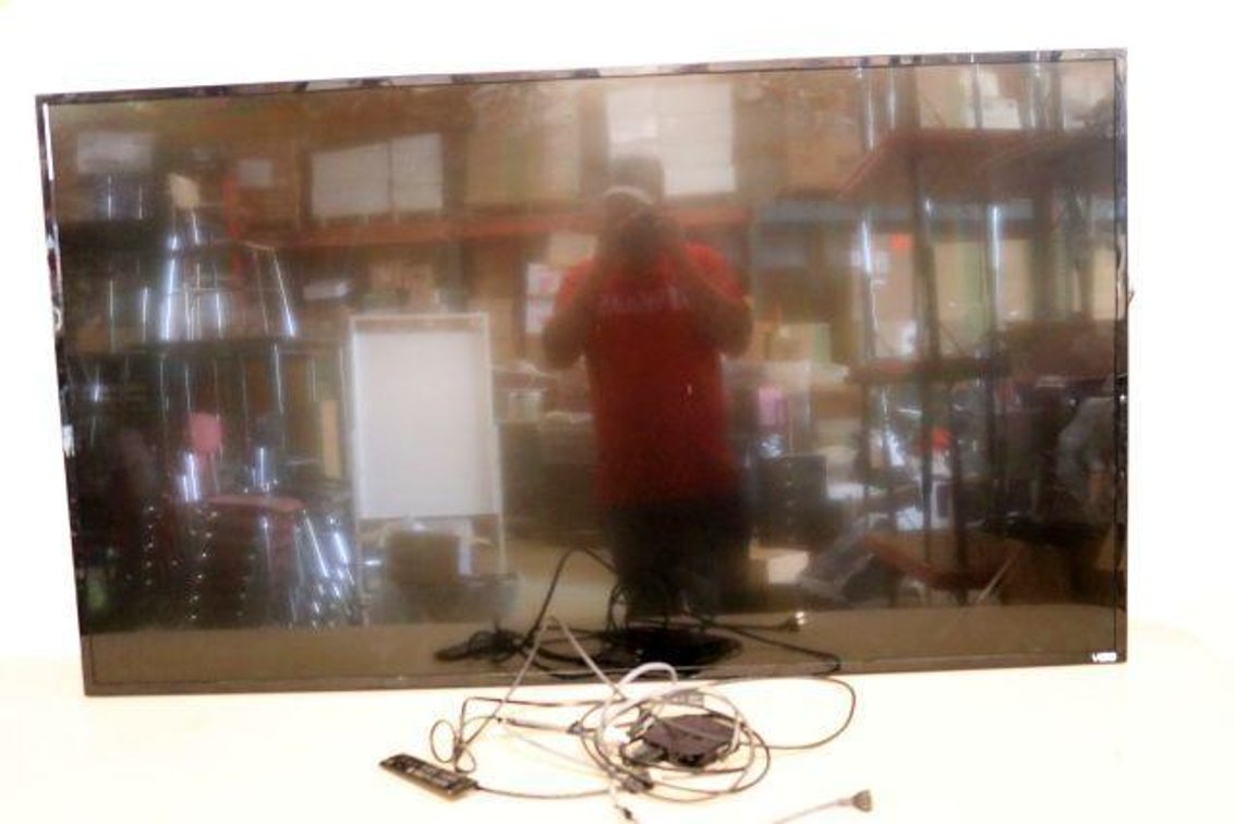 VIZIO 65" TV W/ REMOTE 