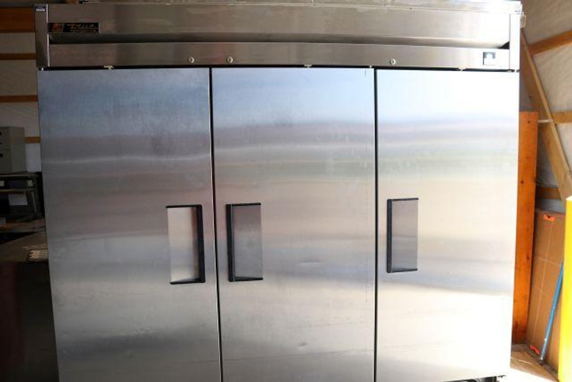 TRUE 3 DOOR REFRIGERATOR