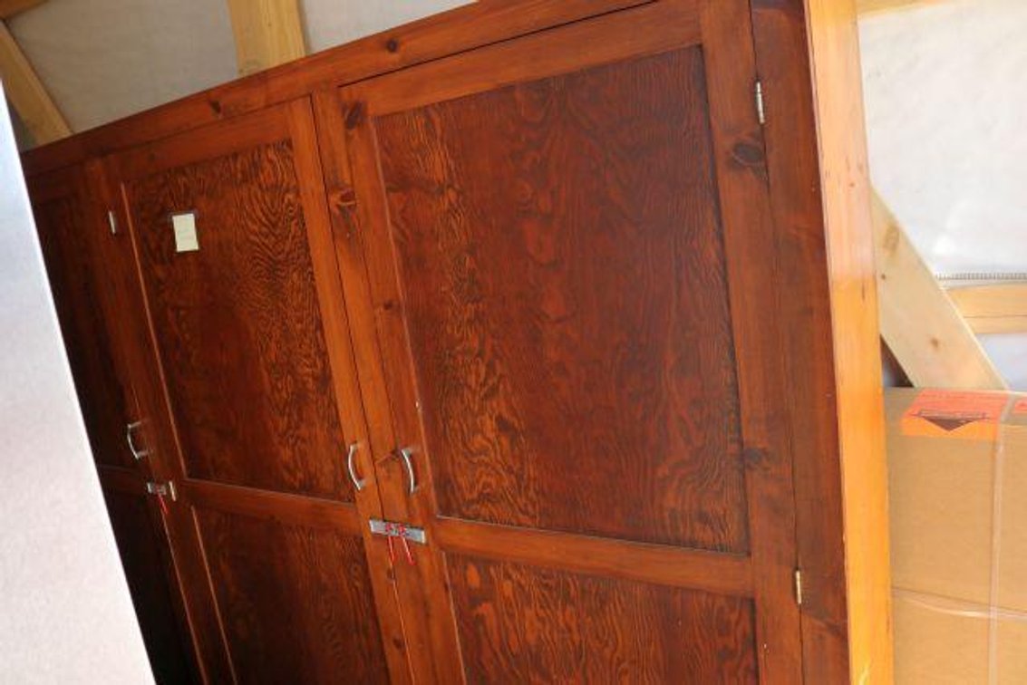 WALL CABINET & SHOWCASE