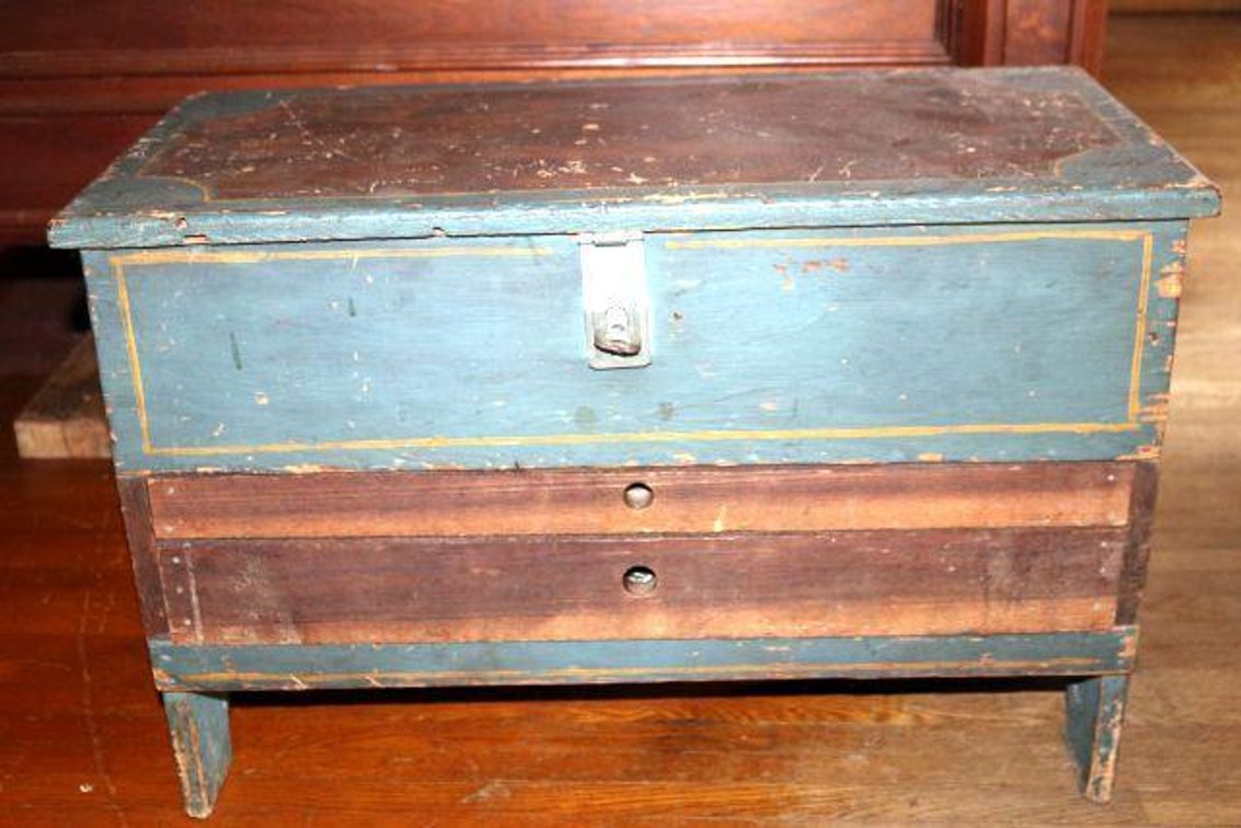 SMALL TOOL CHEST 