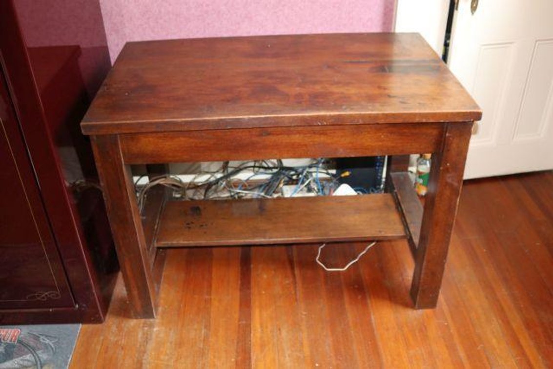 ANTIQUE TABLE