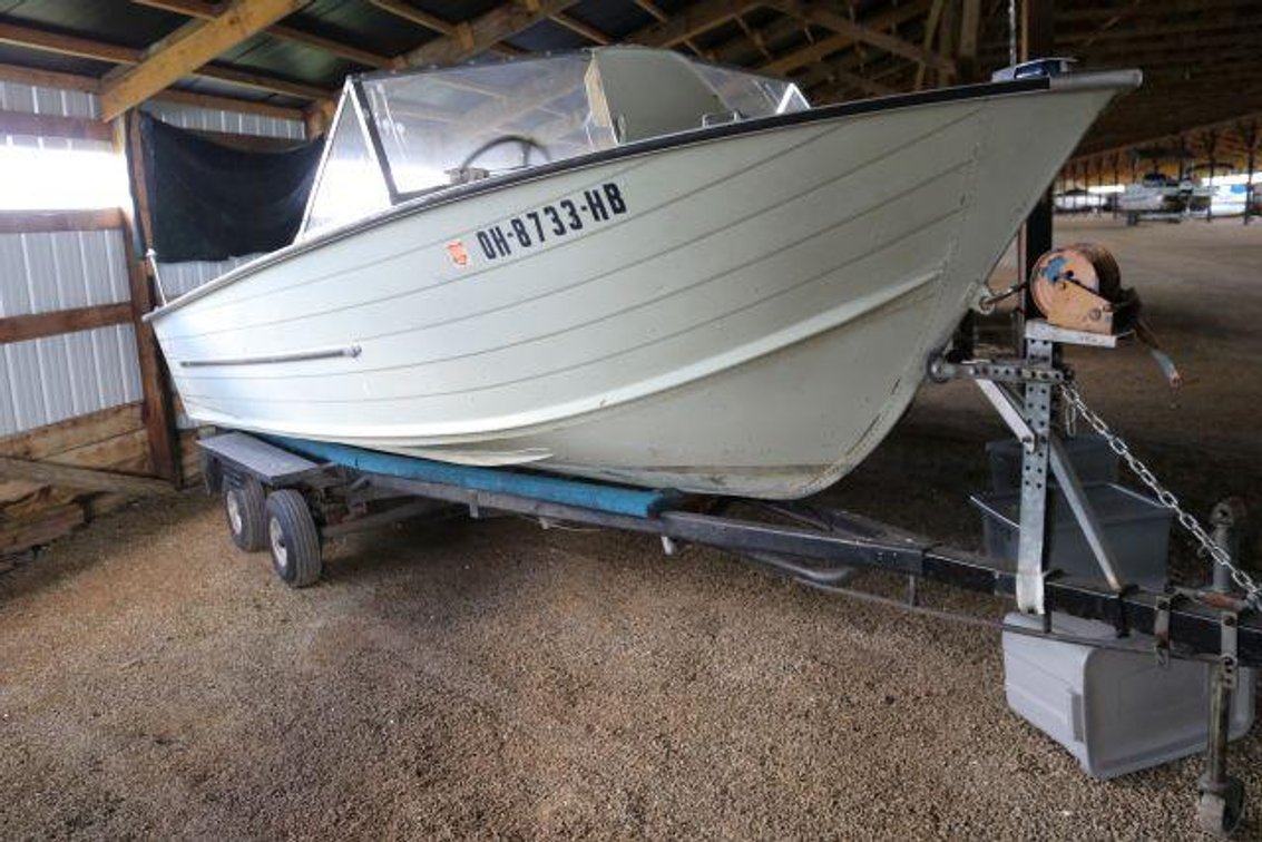1967 STARCRAFT 18' BOAT W/ TRAILER