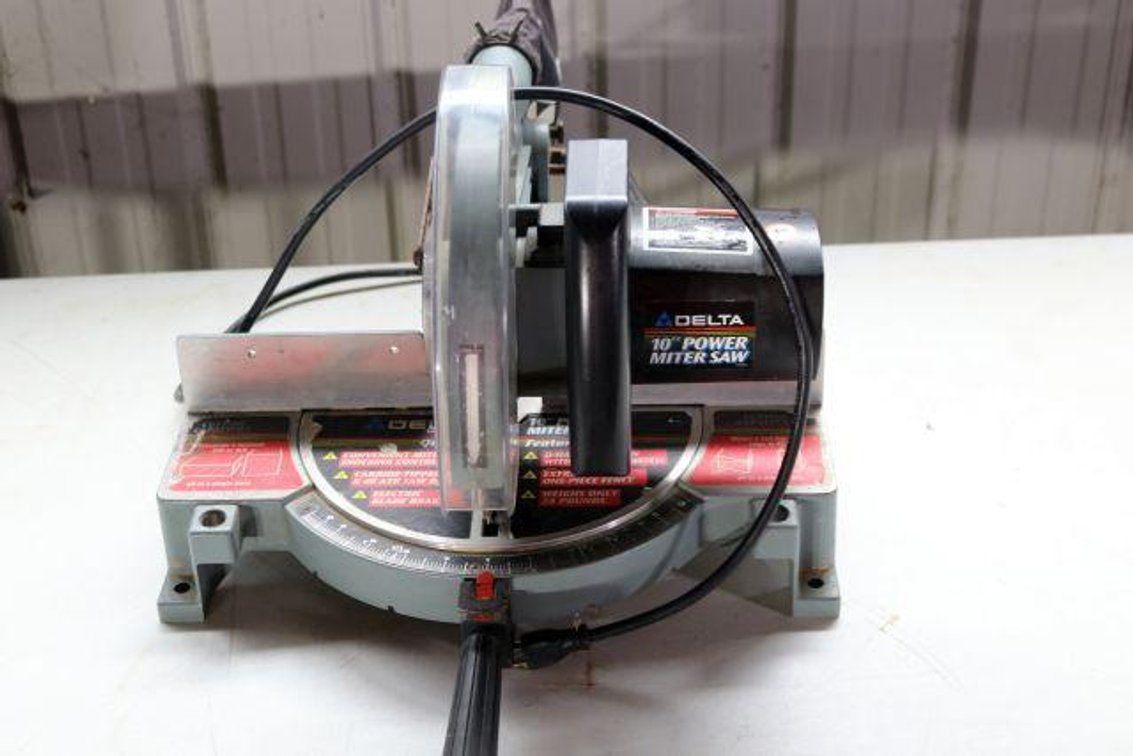 DELTA MITER SAW