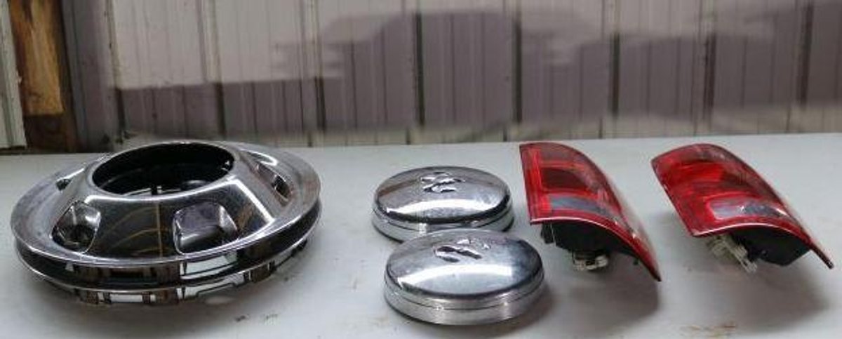 DODGE WHEEL COVERS & LIGHTS