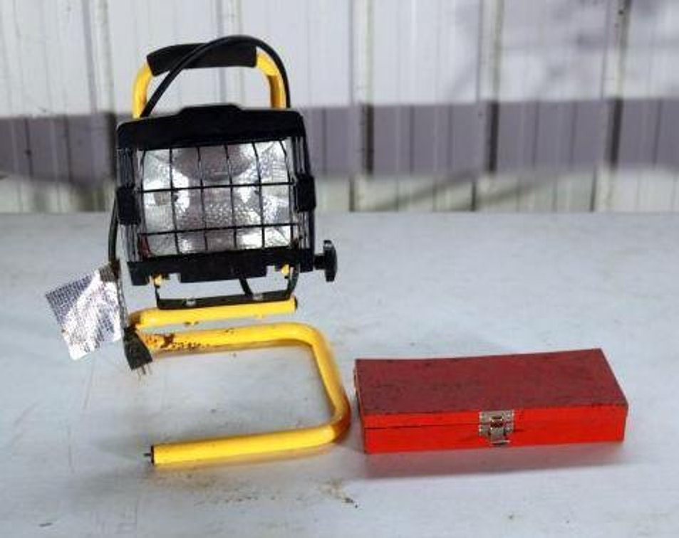 WORK LIGHT & BIT SET