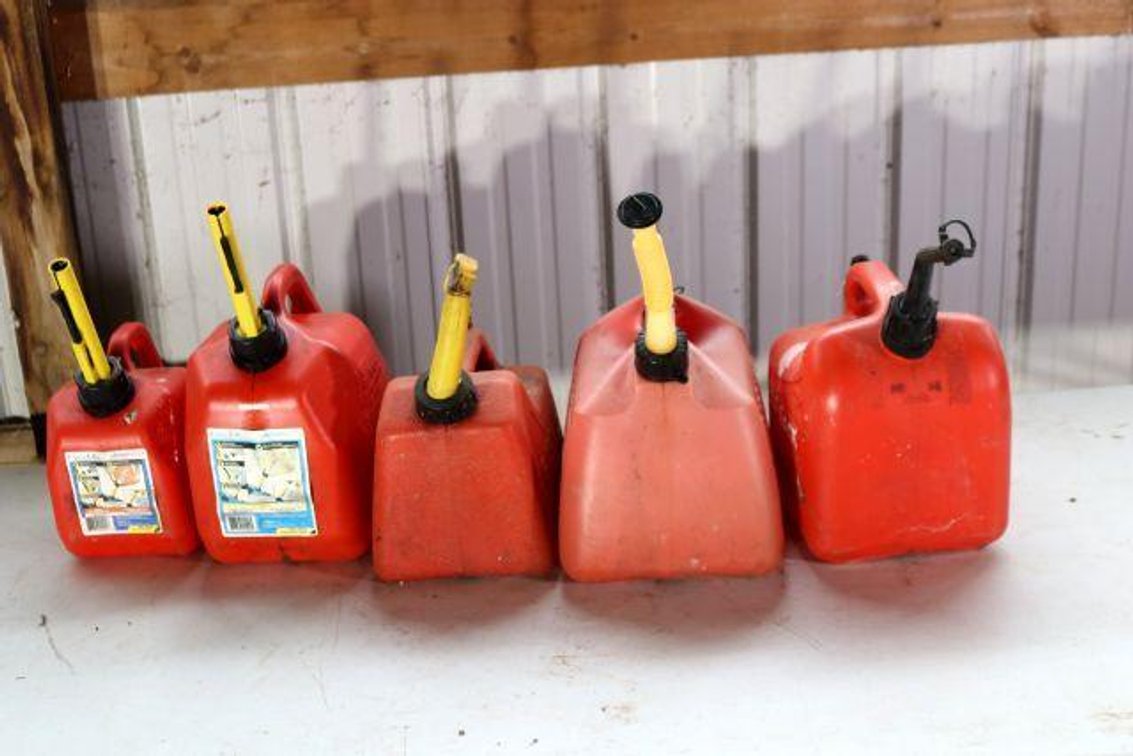 SMALL GAS CANS
