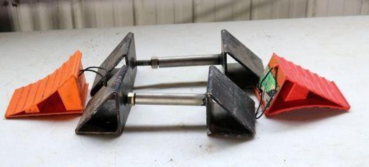 WHEEL CHOCKS