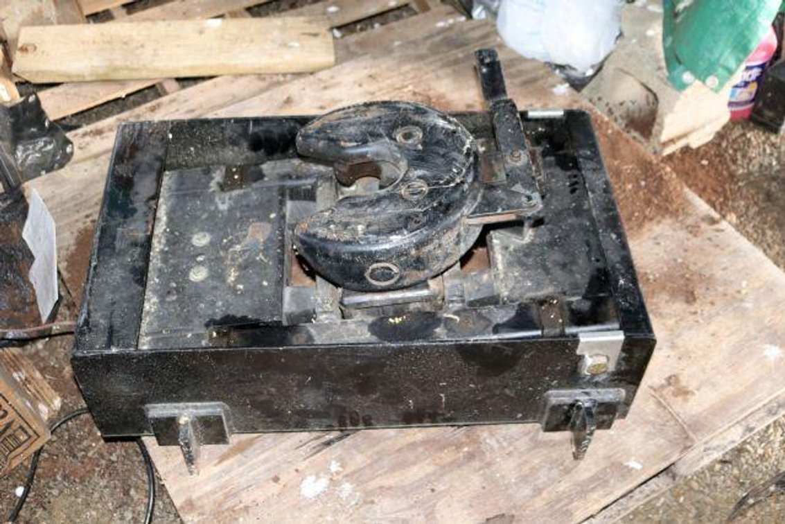 HEAVY DUTY FIFTH WHEEL HITCH