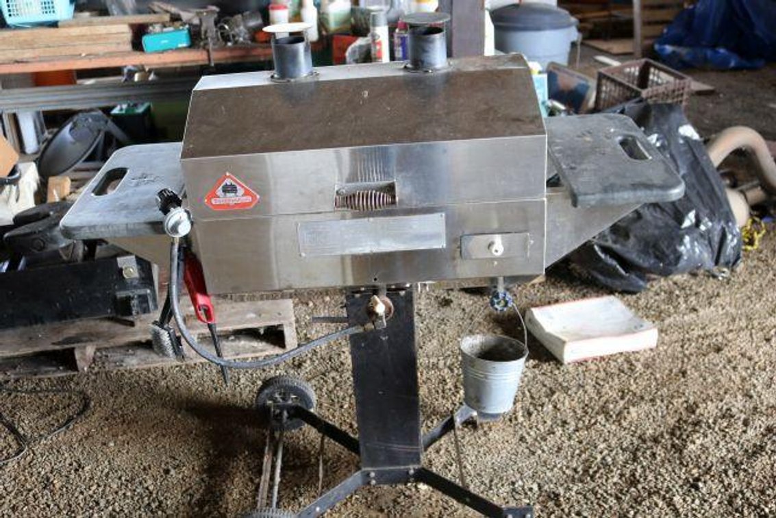 HOLLAND PROPANE GRILL