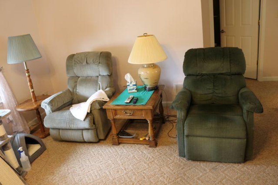 RECLINERS & LAMPS